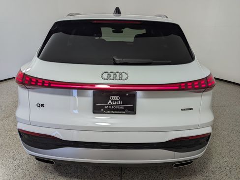 Certified 2025 Audi Q5 Premium Plus w/ Premium Plus AWD/4WD image 6