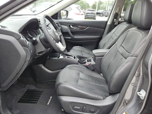 Used 2019 Nissan Rogue SL w/ Premium Package AWD/4WD image 3