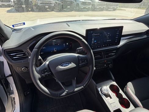 Used 2023 Ford Escape ST-Line Elite image 9