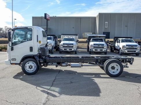 New 2025 Chevrolet Low Cab Forward image 6