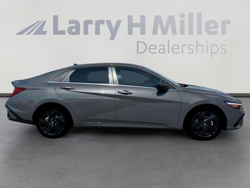 New 2026 Hyundai Elantra SEL Sport Premium FWD image 9