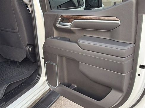 Used 2022 GMC Sierra 1500 Elevation image 41