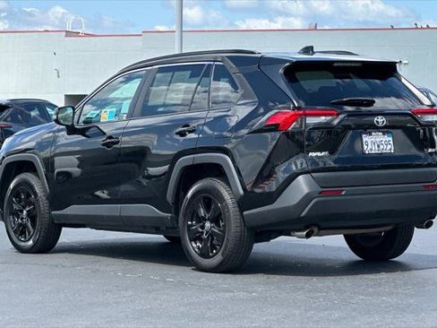 Certified 2022 Toyota RAV4 XLE w/ Convenience Package FWD image 7