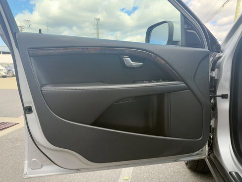 Used 2015 Volvo XC70 T6 image 19