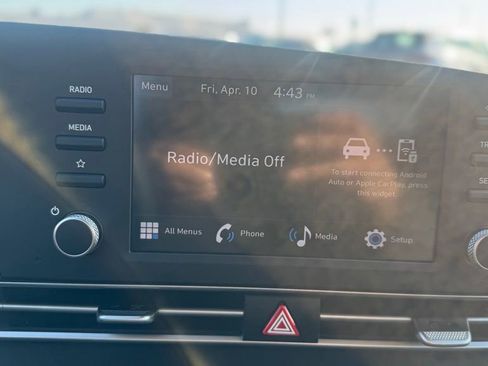Certified 2025 Hyundai Elantra SE FWD image 10