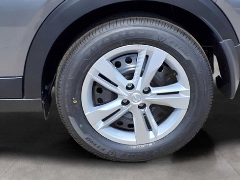 New 2025 Nissan Kicks Play S image 9