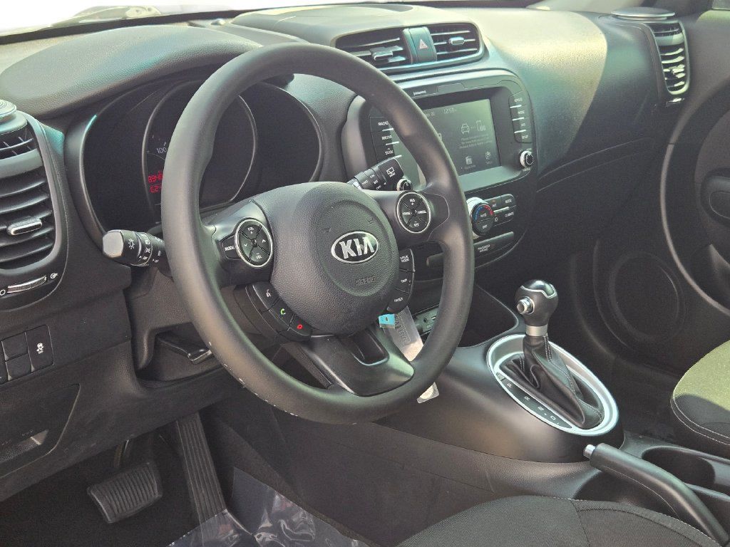 Used 2019 Kia Soul + FWD image 16