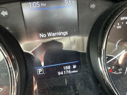 Used 2019 Nissan Rogue SV FWD image 3
