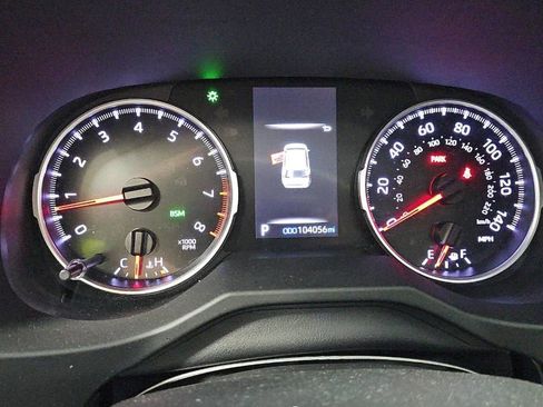 Used 2022 Toyota RAV4 XLE Premium FWD image 9