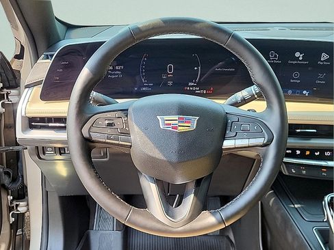 Certified 2025 Cadillac XT4 Premium Luxury w/ Technology Package AWD/4WD image 17