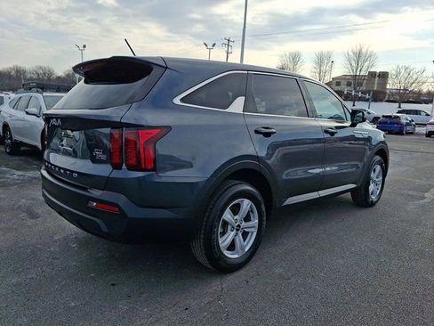 Used 2022 Kia Sorento LX image 8