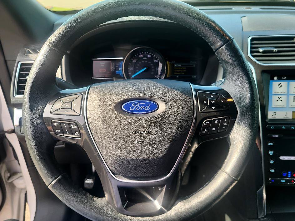 Used 2019 Ford Explorer Limited w/ Equipment Group 301A AWD/4WD image 26