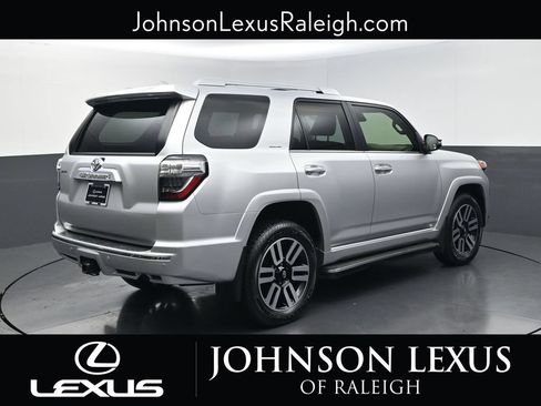 Used 2022 Toyota 4Runner Limited AWD/4WD image 9