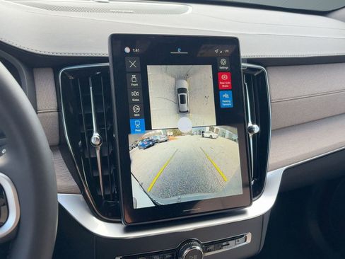 New 2026 Volvo XC90 B6 Plus w/ Protection Package Premier image 23