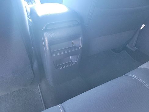 Used 2015 Nissan Sentra SV FWD image 36