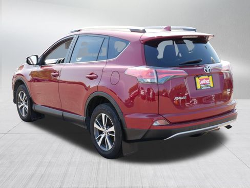 Used 2018 Toyota RAV4 XLE AWD/4WD image 5