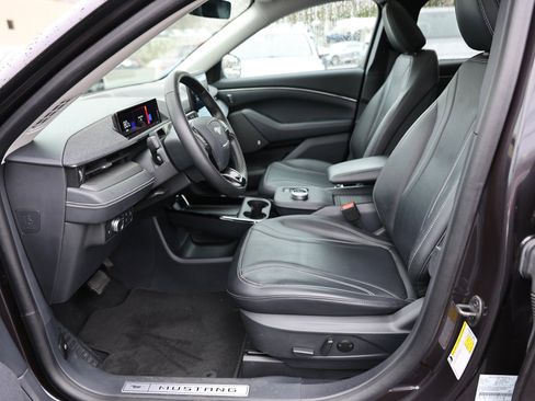 Used 2022 Ford Mustang Mach-E Premium image 17