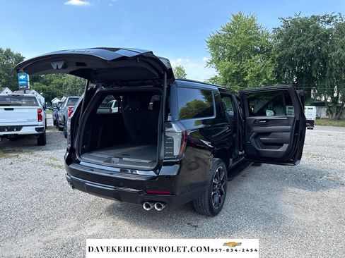 Used 2025 Chevrolet Suburban RST w/ Comfort Package AWD/4WD image 33