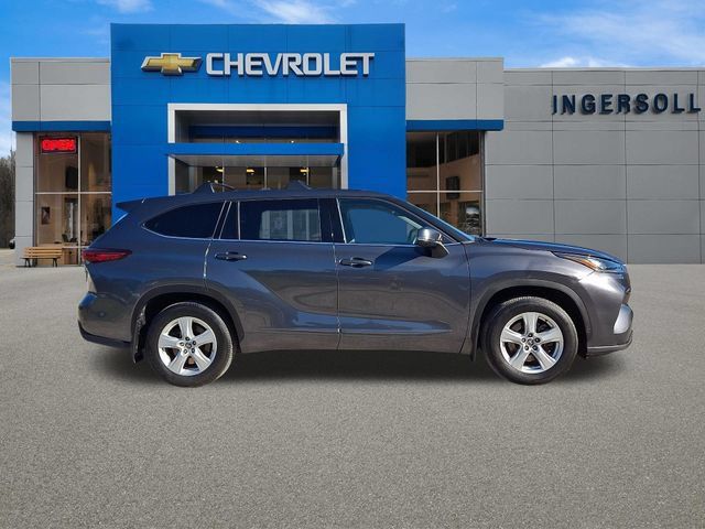 Used 2020 Toyota Highlander LE AWD/4WD image 24