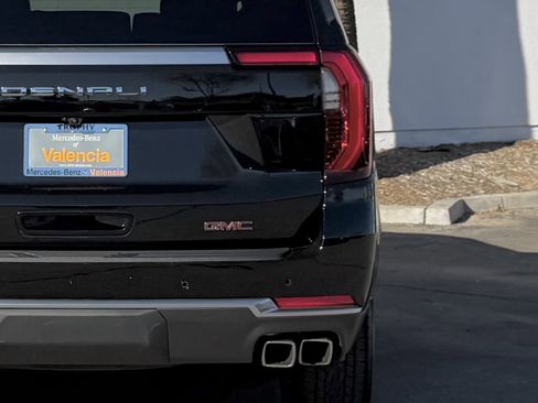 Used 2025 GMC Yukon XL Denali image 11