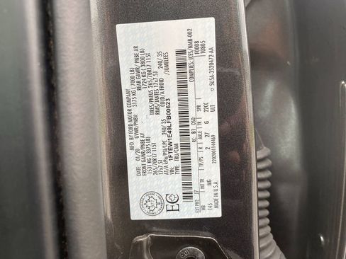 Used 2020 Ford F150 XLT image 32