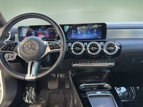 Used 2025 Mercedes-Benz CLA 250 image 10