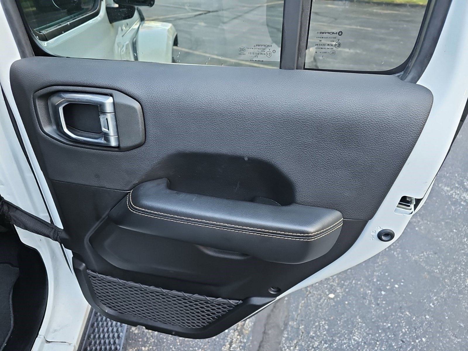 Used 2024 Jeep Wrangler Unlimited Sahara AWD/4WD image 16
