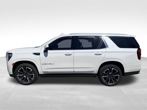 Used 2024 GMC Yukon Denali w/ Advanced Technology Package AWD/4WD image 8