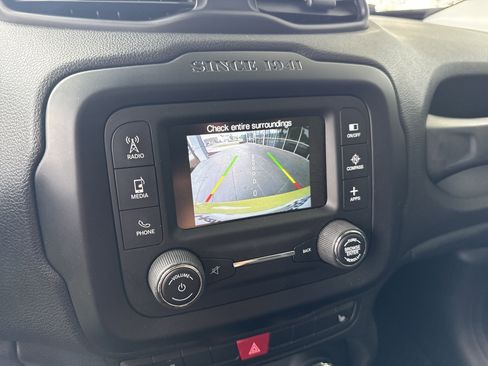 Used 2017 Jeep Renegade Latitude w/ Cold Weather Group AWD/4WD image 24