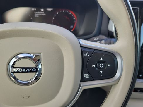 Used 2020 Volvo S60 T5 Momentum FWD image 19