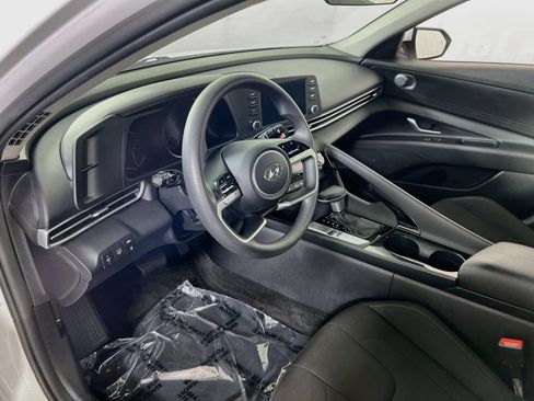 Used 2022 Hyundai Elantra Blue FWD image 9