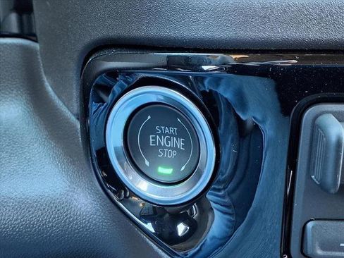 New 2026 GMC Sierra 1500 SLT image 10