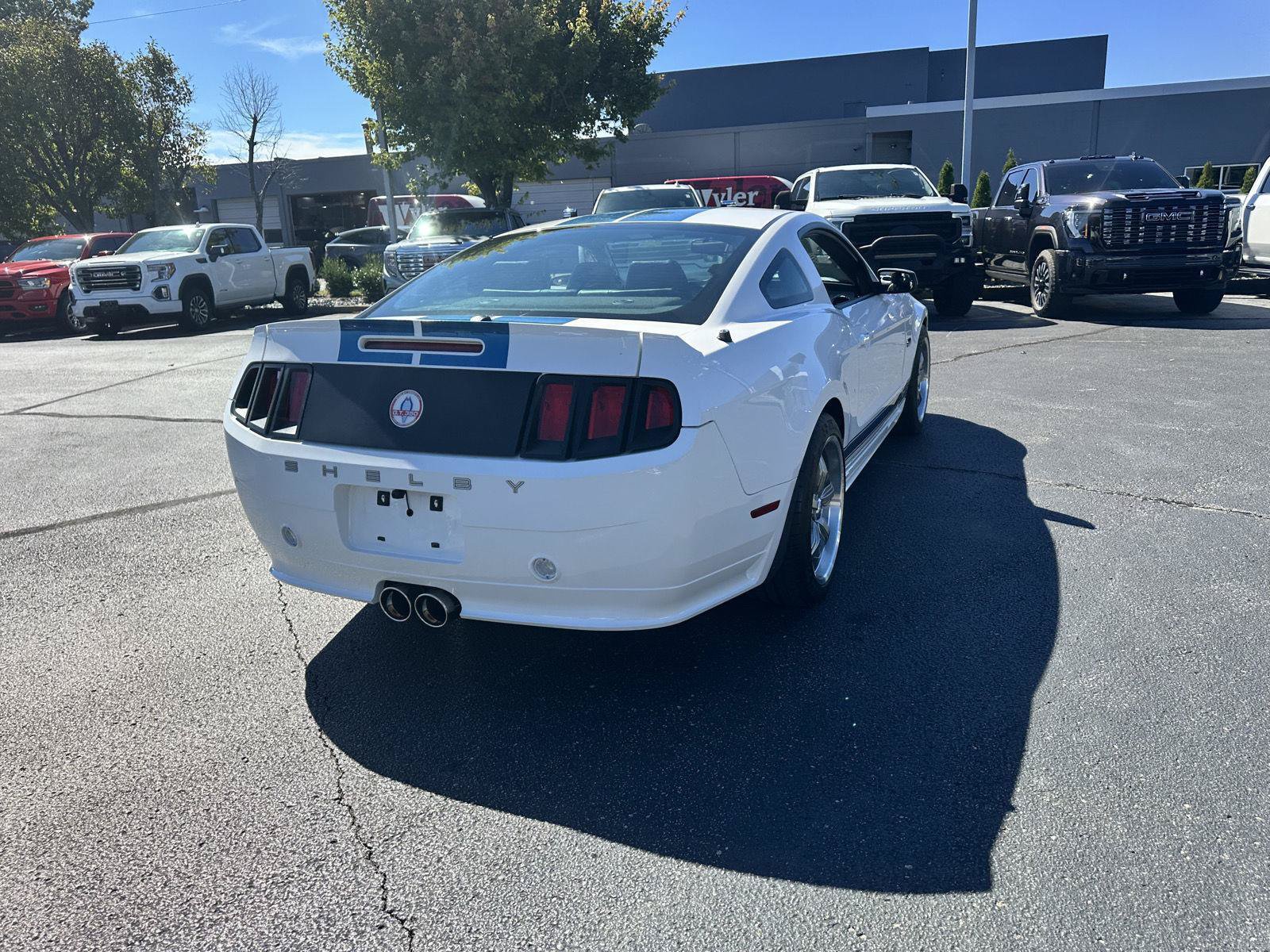 Used 2011 Ford Mustang GT Premium w/ Security Pkg RWD image 36