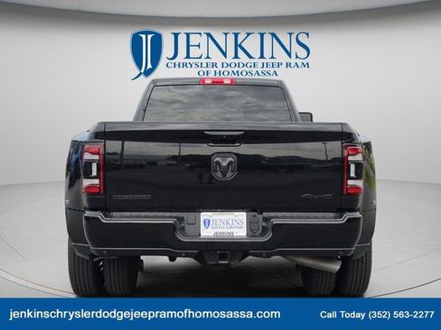 Used 2024 RAM 3500 Big Horn w/ Night Edition AWD/4WD image 5