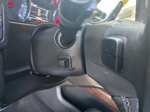 Used 2018 GMC Yukon SLT AWD/4WD image 22