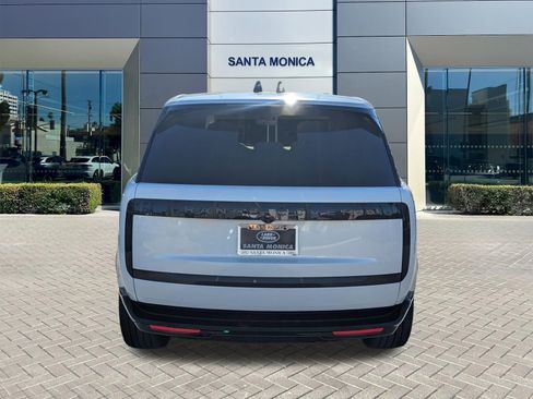 New 2026 Land Rover Range Rover Long Wheelbase Autobiography image 9