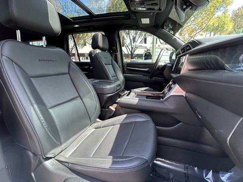 Used 2022 GMC Yukon Denali image 43