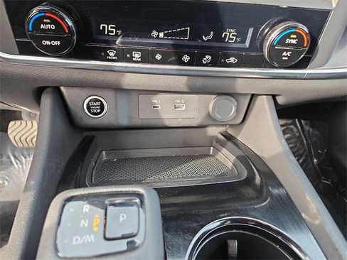 Certified 2023 Nissan Rogue SV image 27