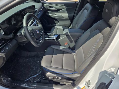 New 2026 Buick Envista Sport Touring w/ Convenience I Package FWD image 32