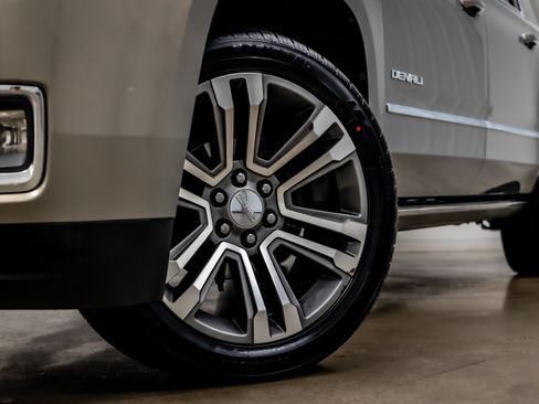 Used 2019 GMC Yukon XL Denali w/ Denali Ultimate Package RWD image 23