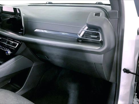 Used 2024 Chevrolet Traverse LT image 16