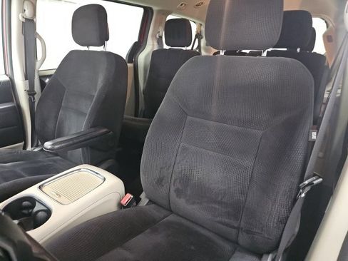 Used 2014 Dodge Grand Caravan SXT image 26