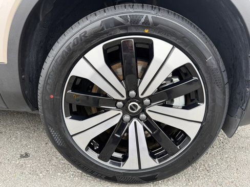 Used 2023 Volvo XC40 Recharge Plus w/ Protection Package Premier AWD/4WD image 51