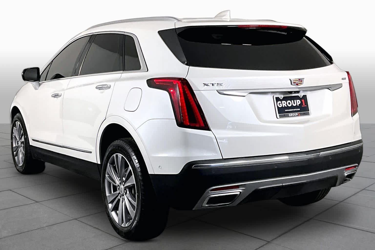 Used 2024 Cadillac XT5 Premium Luxury w/ Technology Package FWD image 12