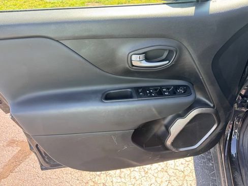 Certified 2022 Jeep Renegade Limited w/ Sun, Sound & Wheels Group AWD/4WD image 20