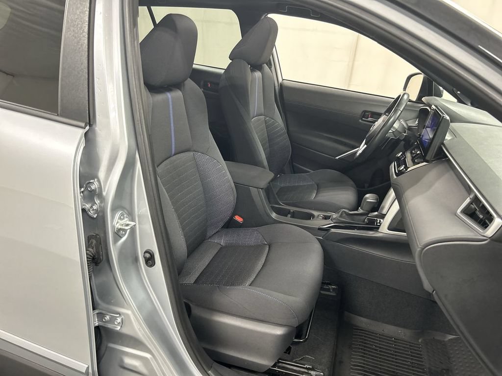 Used 2023 Toyota Corolla Cross AWD Hybrid w/ Moonroof Package image 23