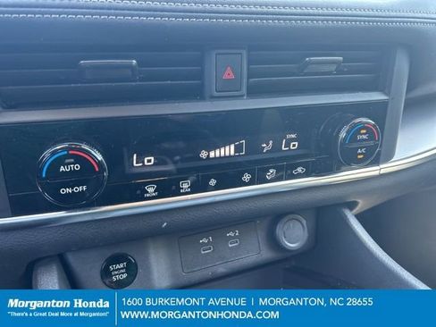 Used 2024 Nissan Rogue SV AWD/4WD image 20