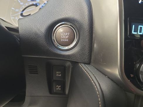 Used 2022 Lexus GX 460 Premium w/ Accessory Package AWD/4WD image 30