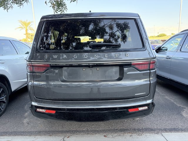 Used 2024 Jeep Wagoneer L Series II w/ Flexible Seating Group AWD/4WD image 5