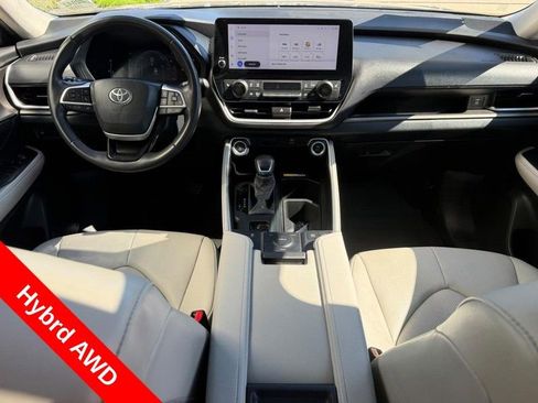 Used 2024 Toyota Grand Highlander AWD Hybrid image 14